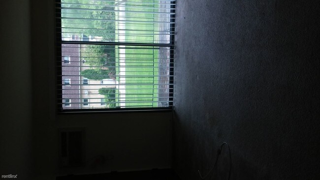 Building Photo - 2 br, 1 bath Apartment - 100 Olesen Dr