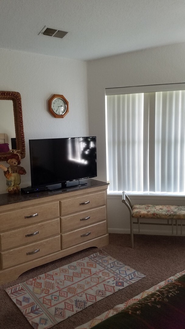 Building Photo - 2 Bedroom 2 bath Furnished Apartment For R...