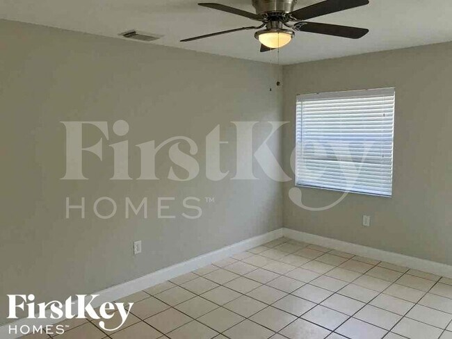 Foto del edificio - 18050 SW 142nd Ct