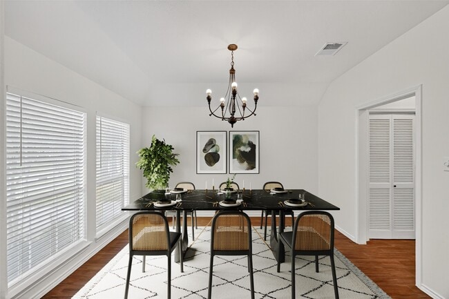 Foto del edificio - 4902 Lake Catherine Ct