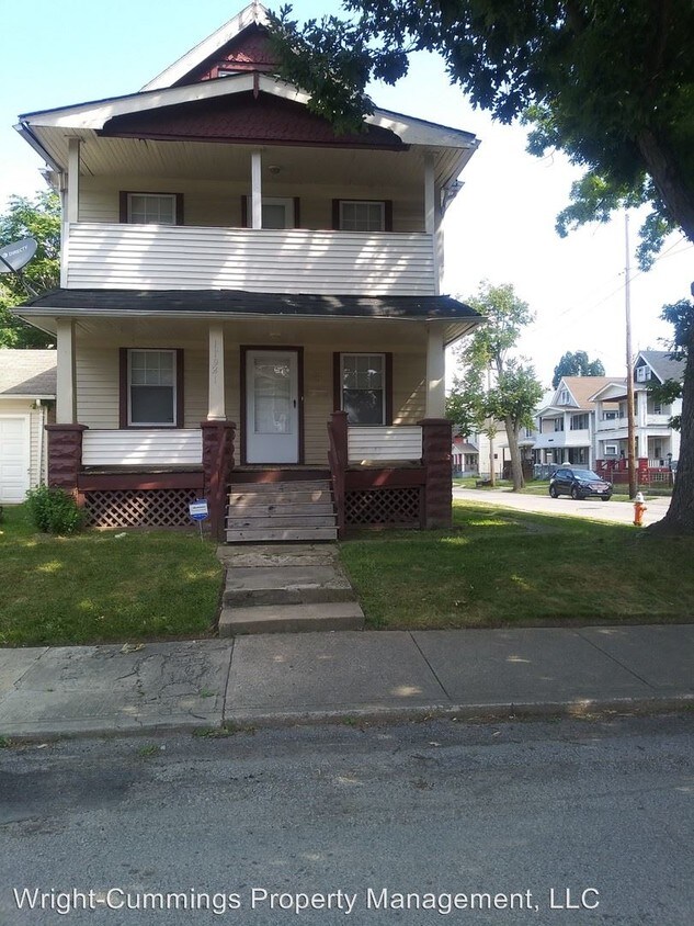 Foto principal - 11921 Honeydale Ave