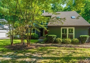 Building Photo - 145 Sandhurst Pl