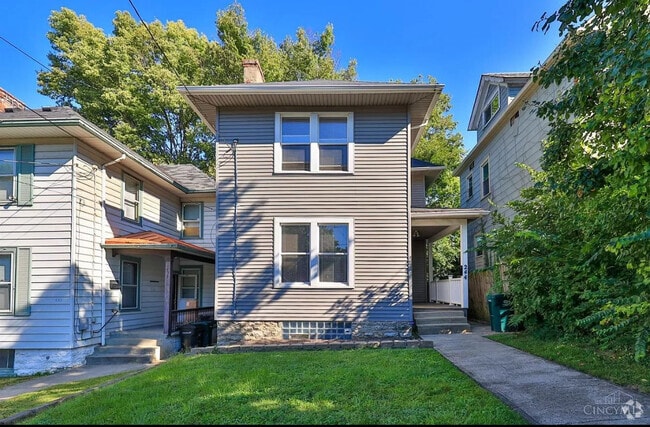 244 Oak St
