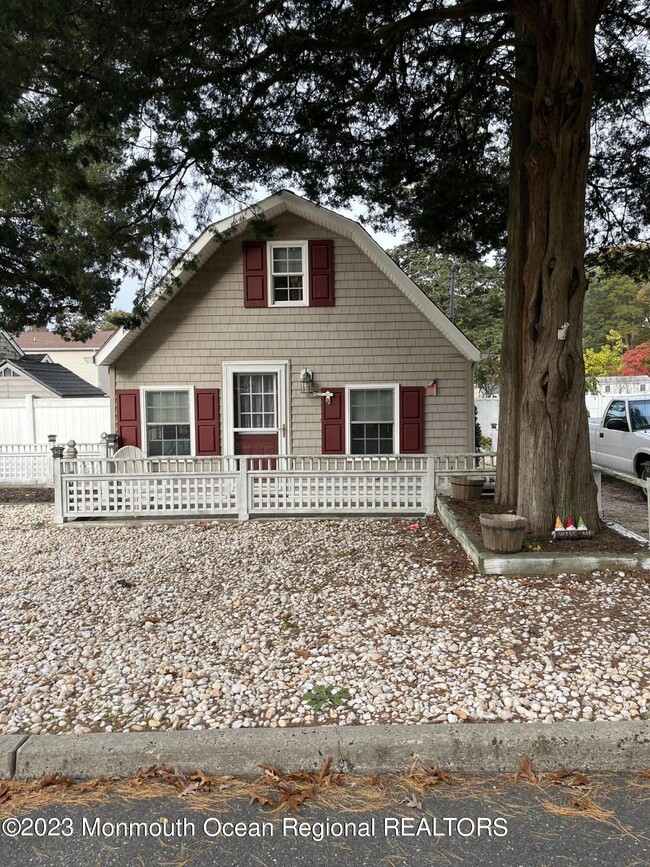 Building Photo - 524 Princess Ct