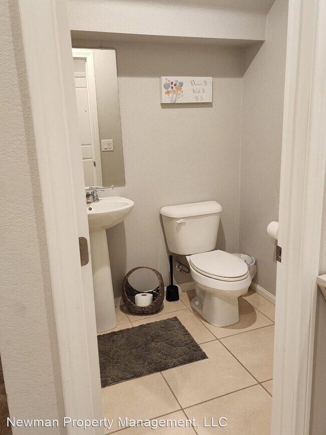 Foto del edificio - 3 br, 2.5 bath House - 2536 Kierspe Ave.