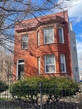 Building Photo - 440 E 42nd St