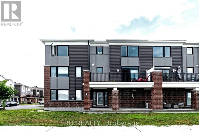 Building Photo - 34 Caspian Row