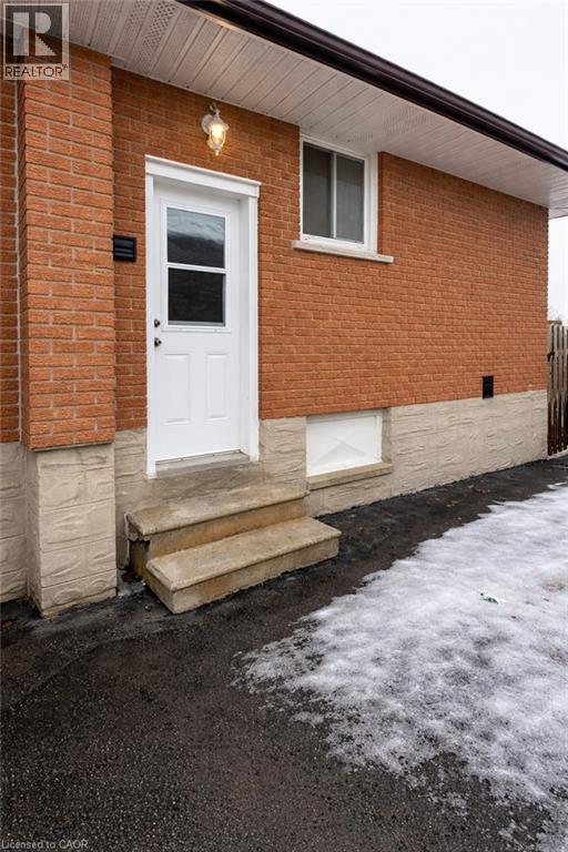 Building Photo - 14 Grenadier Rd