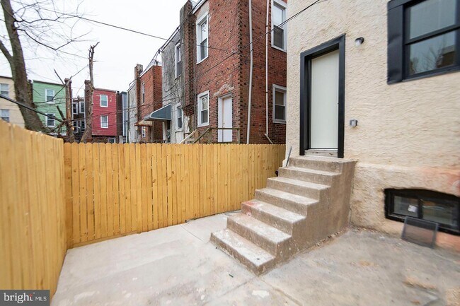 Building Photo - 1041 S Paxon St