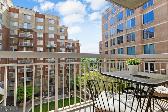Foto del edificio - 3830 9th St N