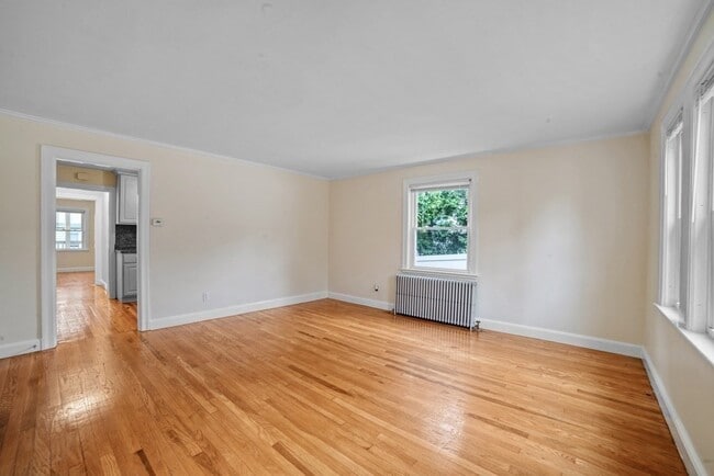 Building Photo - 431 Adams St