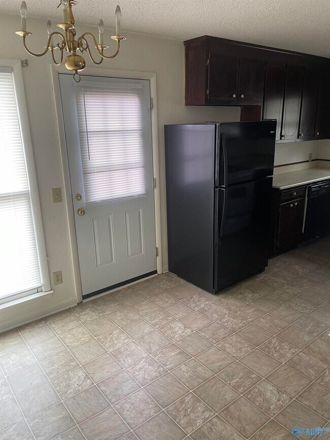 Foto del edificio - 6209 Friar Tuck Dr NW