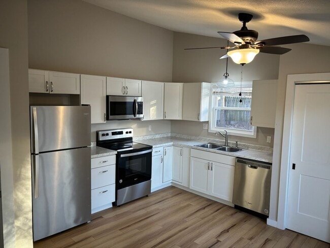 Foto del edificio - 3BR/2.5BA Home Available 12/1