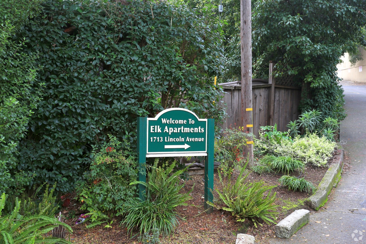 Signage - Lincoln Vista Apartments