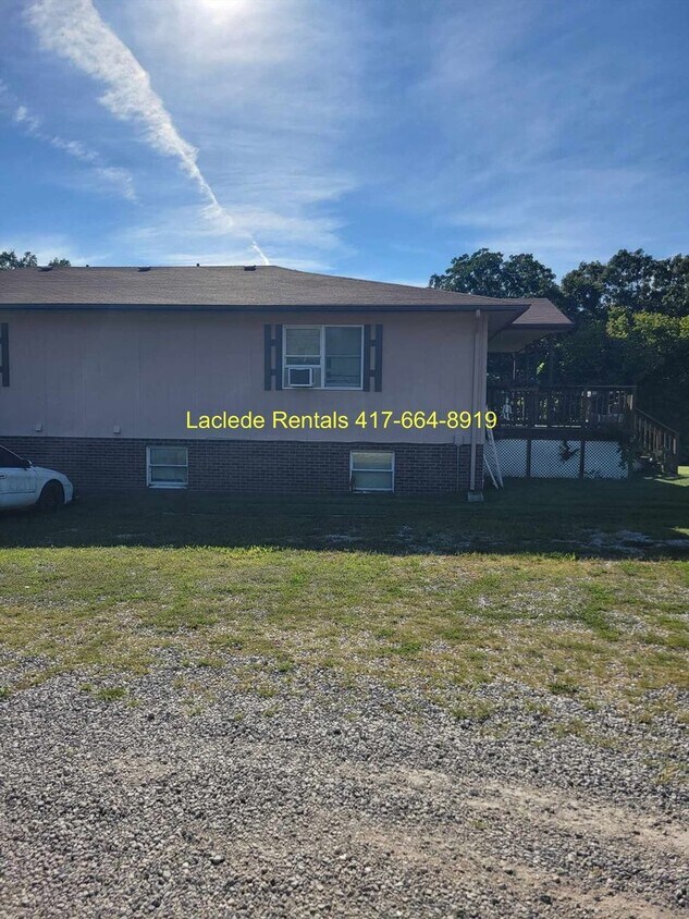 Primary Photo - 2 BEDROOM 1 BATHROOM APARTMENT FOR RENT