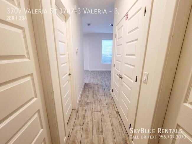 Building Photo - 3707 Valeria St
