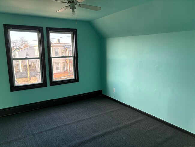 Foto del edificio - 220-222-222 Beardsley St