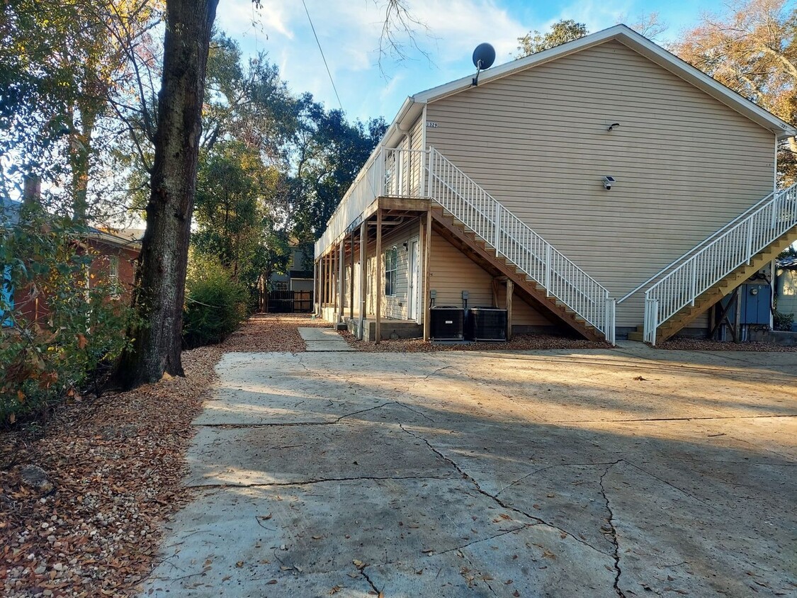 Primary Photo - Spacious 3BR/3 Bath Townhome in Tallahassee