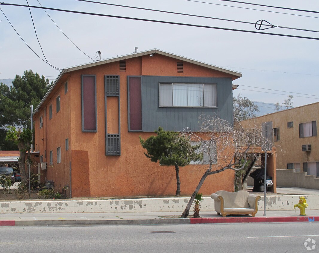 Foto del edificio - 14059 Foothill Blvd
