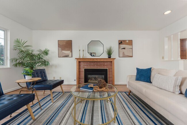 Foto del edificio - North Napa 4 bed 3 bath Home Available to ...
