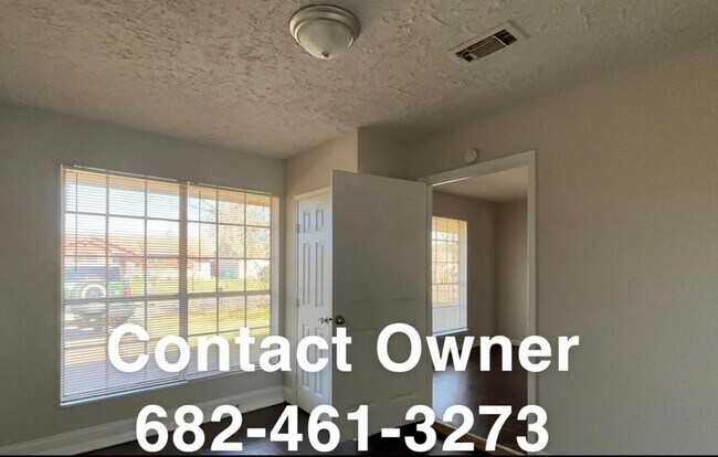 Building Photo - 3302 Charriton Dr