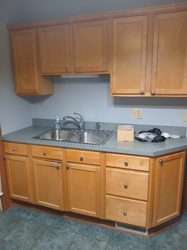 Building Photo - 315 Boyden St