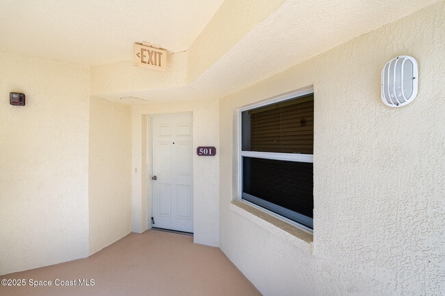 Building Photo - 8871 Lake Dr