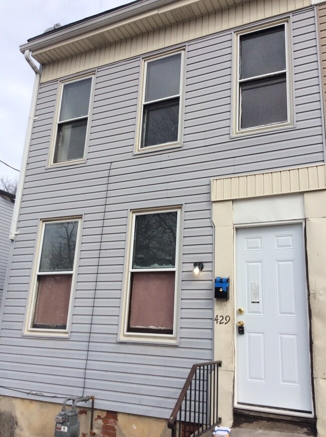 Building Photo - 429 Lindberg Ave