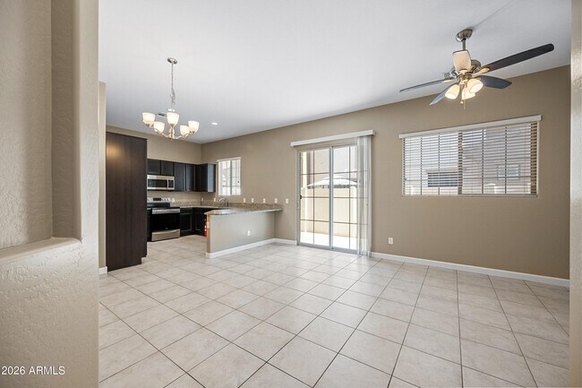 Building Photo - 1367 S Country Club Dr