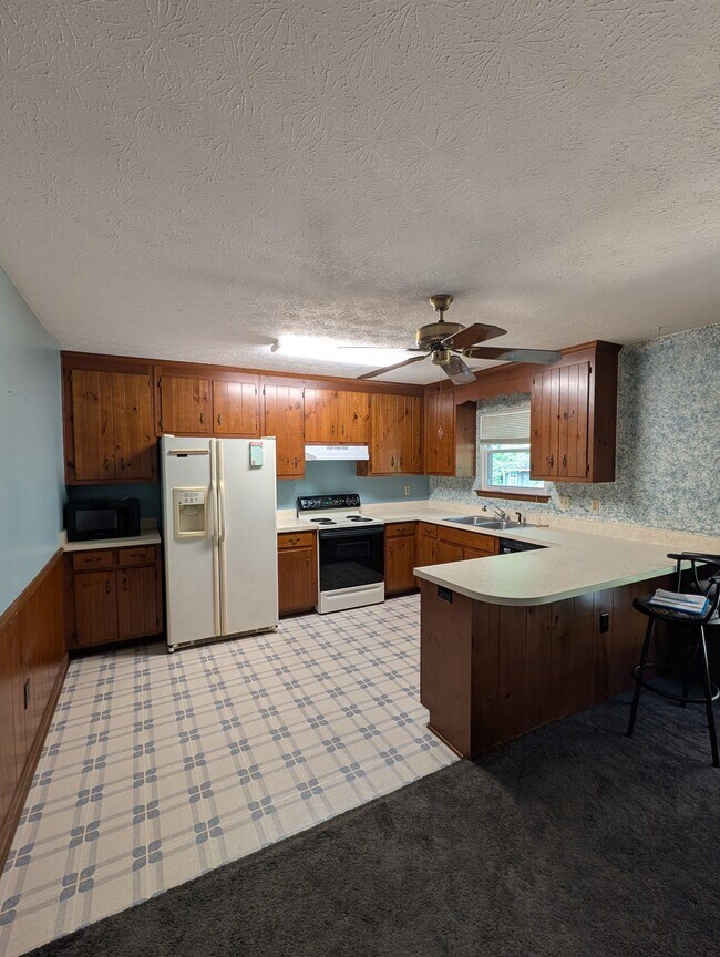 Foto del edificio - 693 Trails Ln