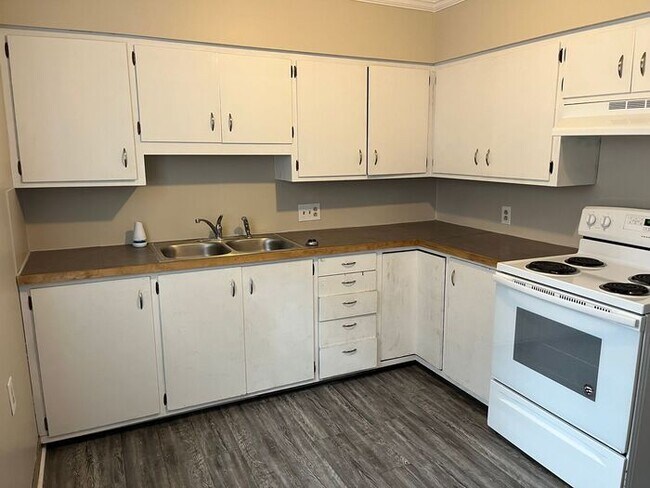 Foto del edificio - 606 Montgomery Ave