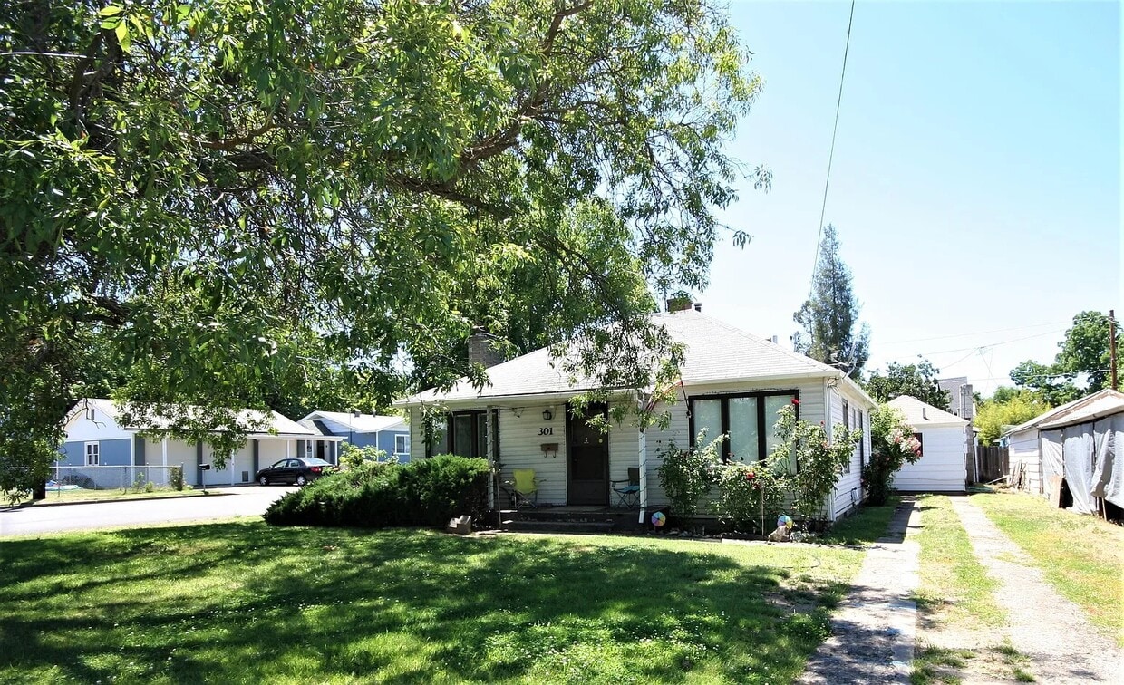 301 - Main House - 301 N Columbus Ave