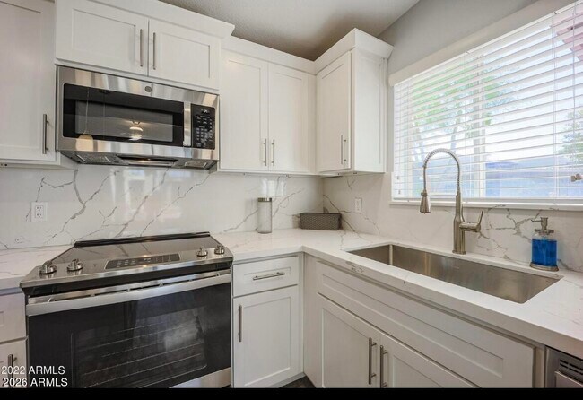 Foto del edificio - 16807 E Gunsight Dr