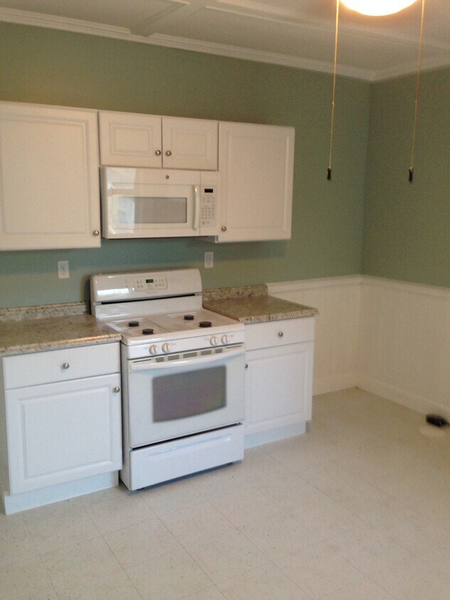 Primary Photo - 119 Pleasant St