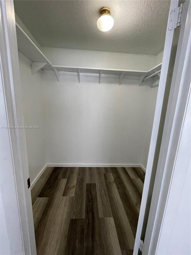 393 La Mancha Ave, Royal Palm Beach, FL 33411 House Rental in Royal