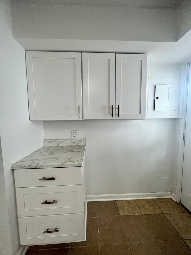 Building Photo - 29 Carver St