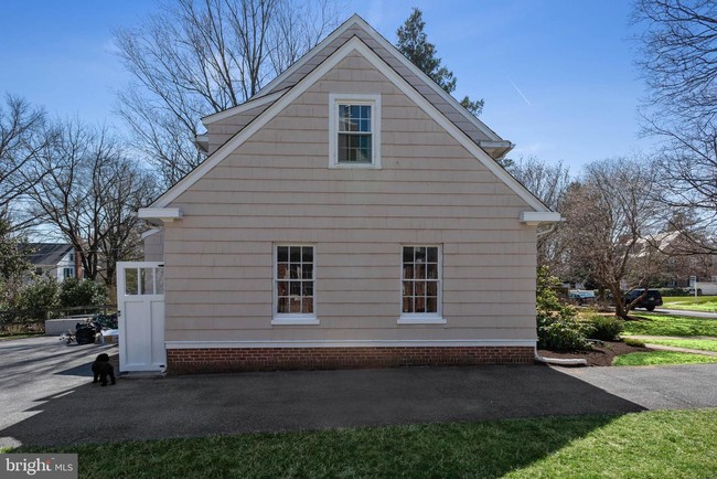 Building Photo - 6301 Blenheim Rd