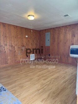 Photo - 687 Ada St House