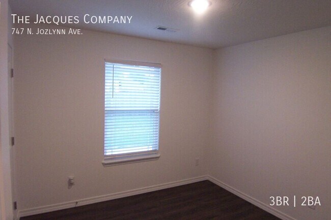 Foto del edificio - 747 N Jozlynn Ave