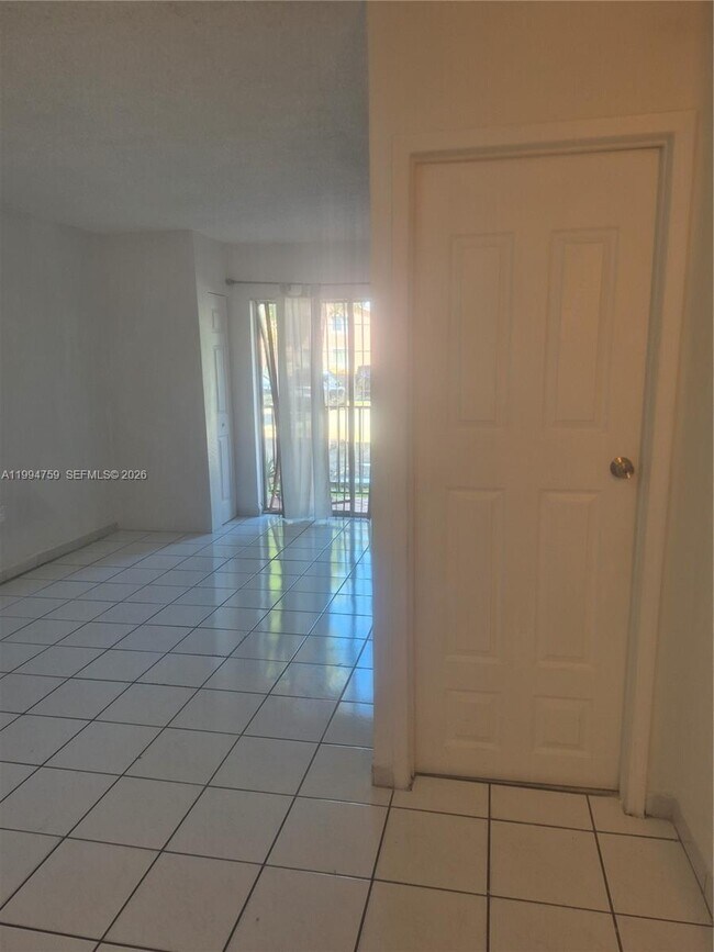 Foto del edificio - 4707 NW 7th St