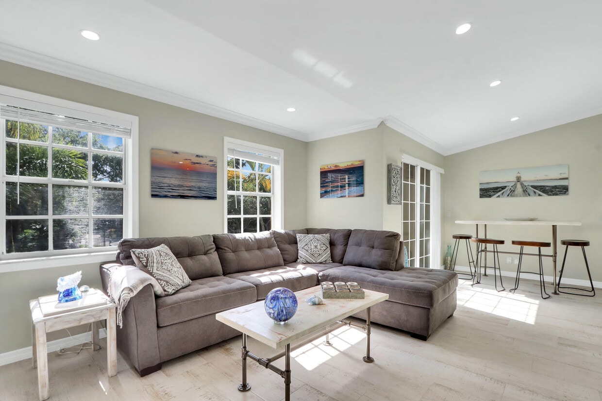 1105 Lake Shore Dr Unit 105, Lake Park, FL 33403 Condo for Rent in