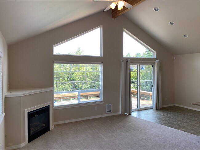 Building Photo - 148 Spruce Loop SW