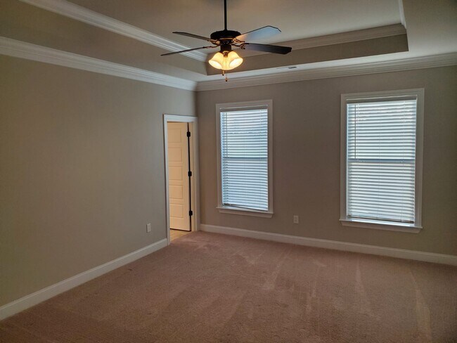 Foto del edificio - 102 Elledge Farm Dr