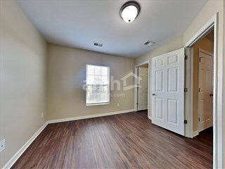 Building Photo - 408 Lakewind Dr