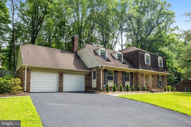 Foto del edificio - 1427 Laurel Hill Rd