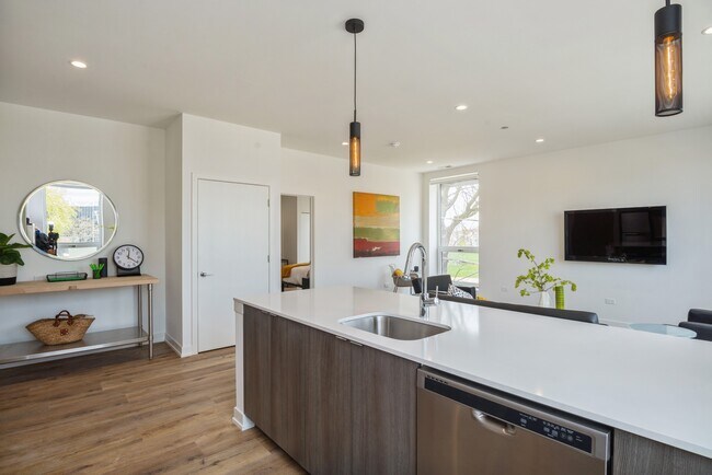 Kitchen w/ office nook - 2803 W Henderson St