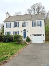 Building Photo - 19 Lakeview Dr