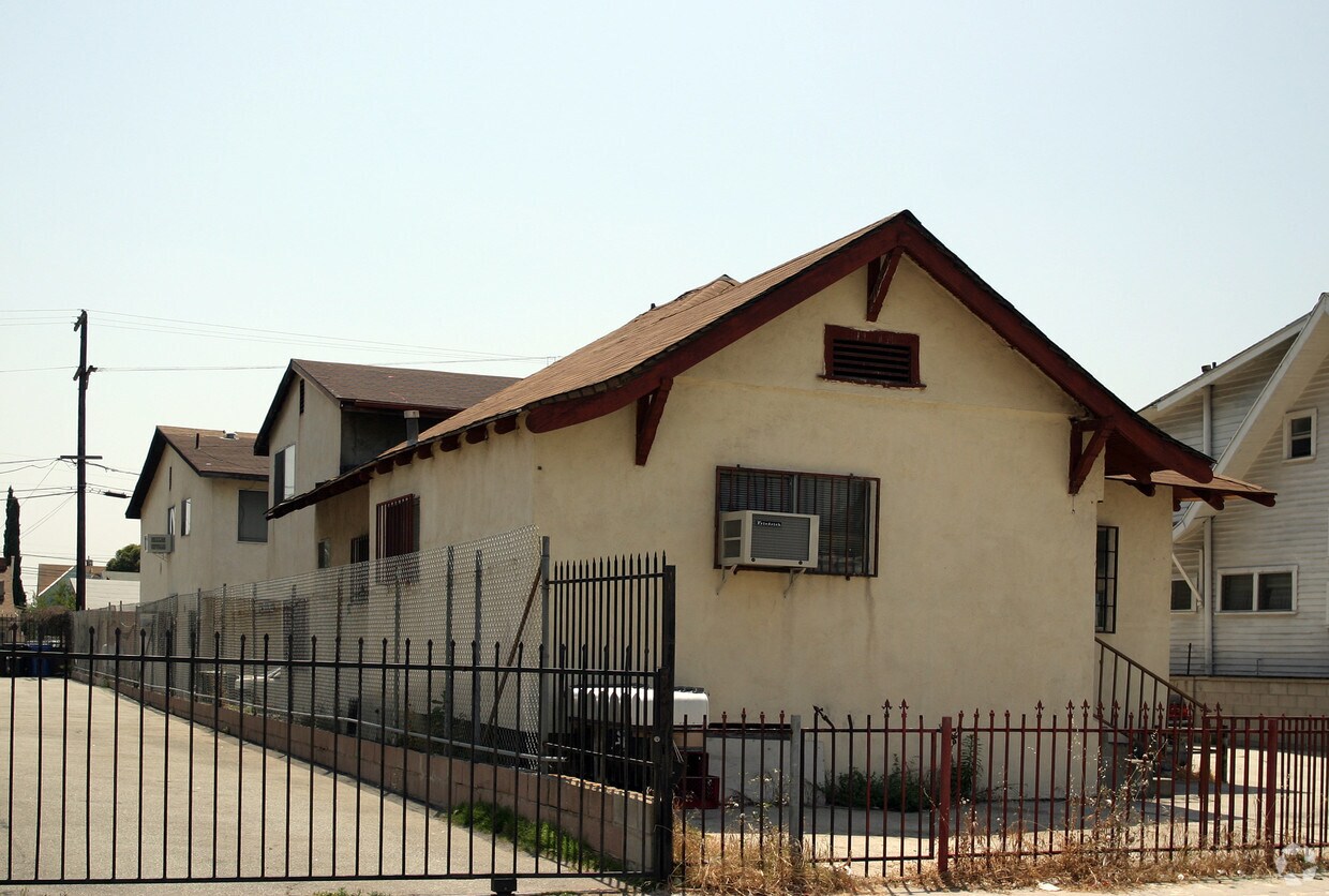 Foto del edificio - 136 E Avenue 44