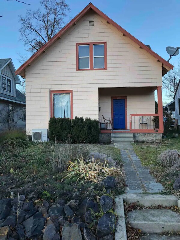 2202 W College Ave Unit 1, Spokane, WA 99201 Apartment for Rent in