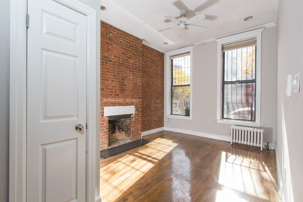 Foto principal - 273 W 10th St